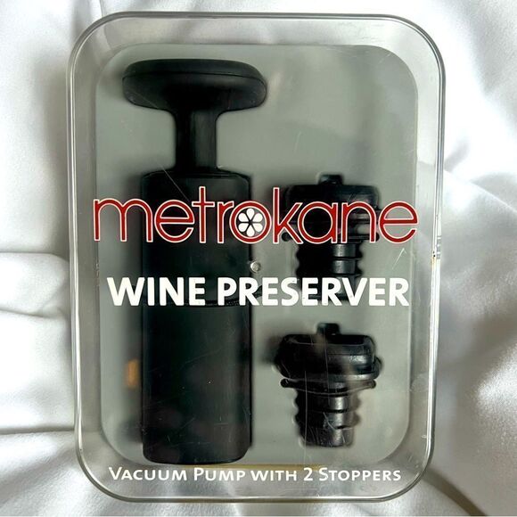 New Metrokane WinePreserver Vacuum Pump With 2 Stoppers Black With Storage Case  - Picture 5 of 5
